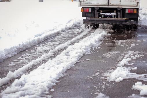 雪の日のトラック,イメージ